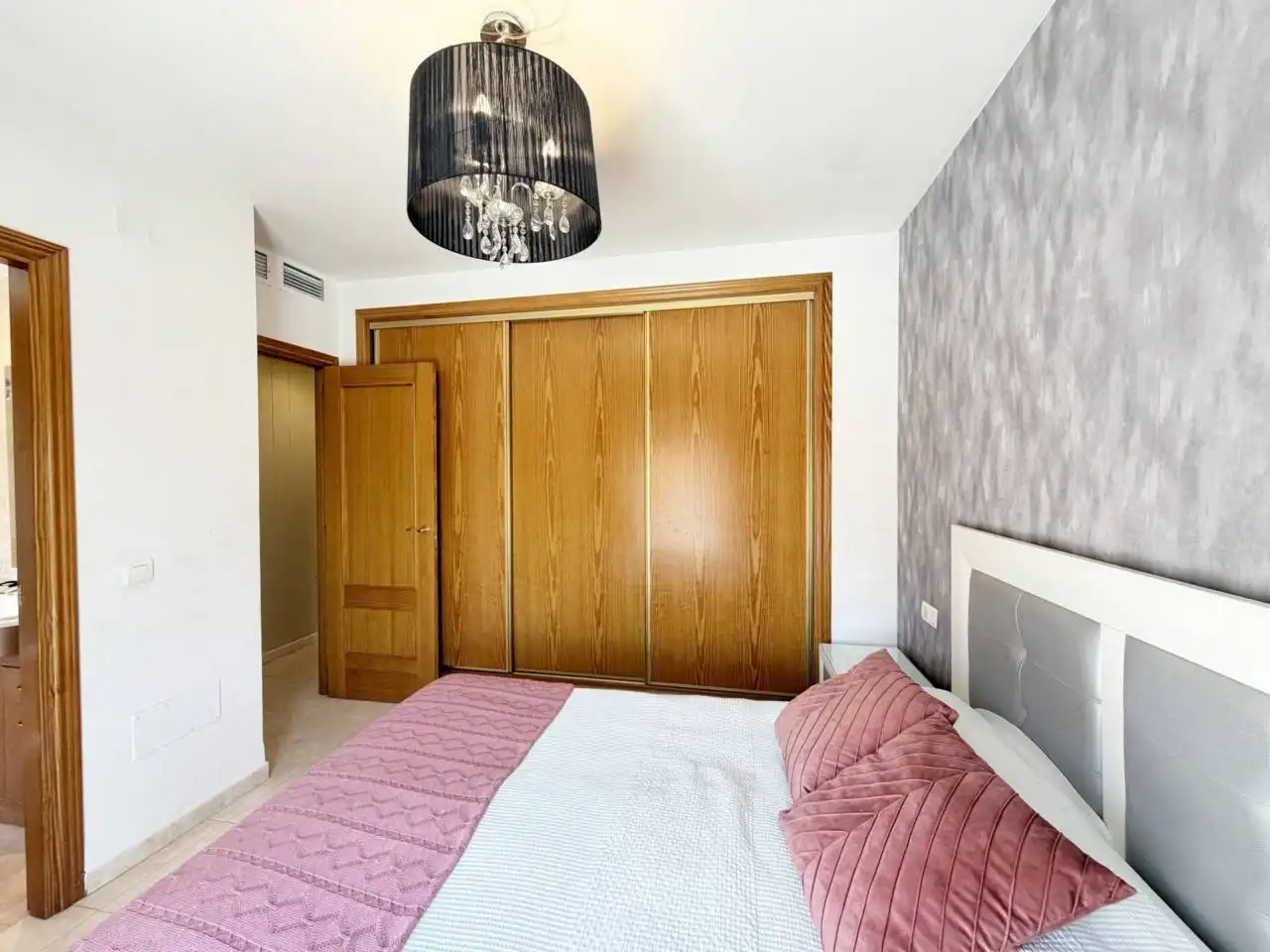 Habitación de Casa adosada en venta en Rincón de la Victoria con Aire acondicionado, Calefacción y Terraza