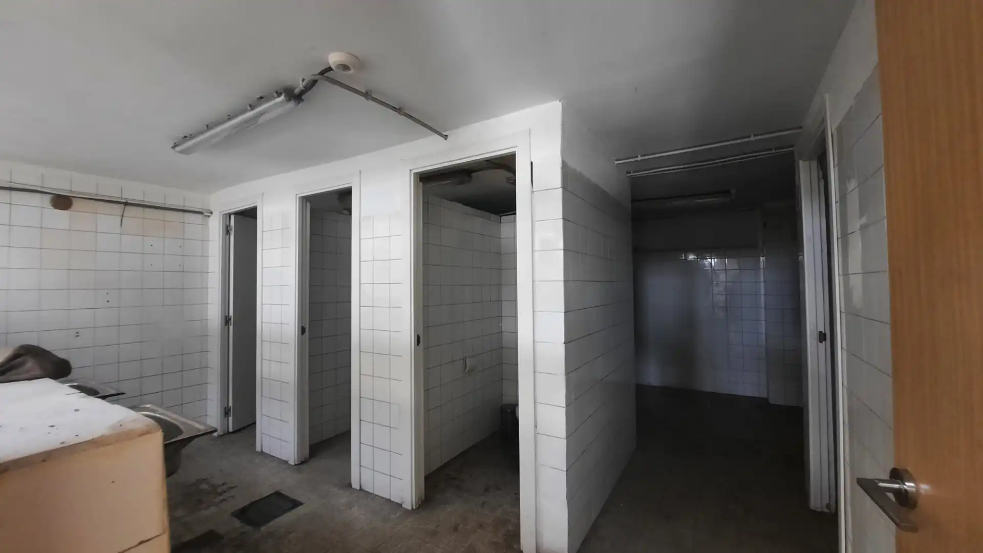 Badezimmer von Fabrikhallen zur Miete in Almazora / Almassora