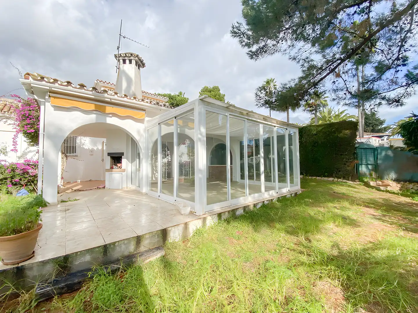 Casa amb piscina en venda a Calahonda