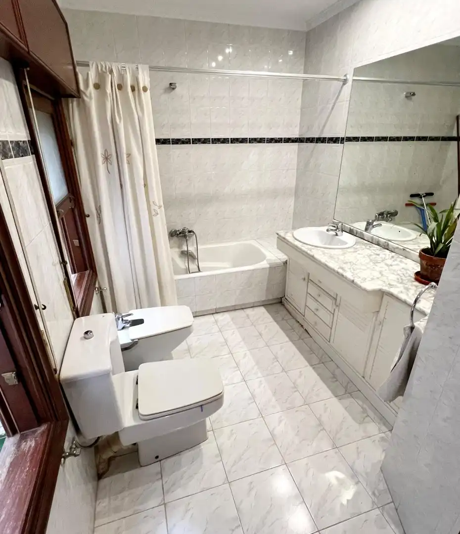 Baño de Piso en venta en Bilbao  con Calefacción y Amueblado
