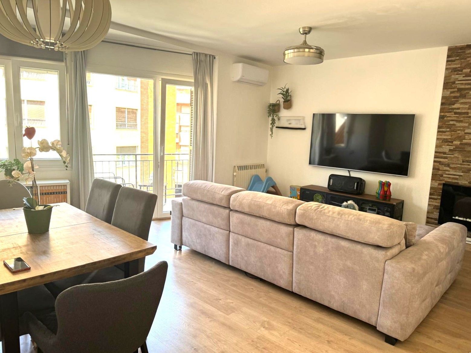 Living room of Flat for rent in  Lleida Capital  with Air Conditioner, Heating and Terrace