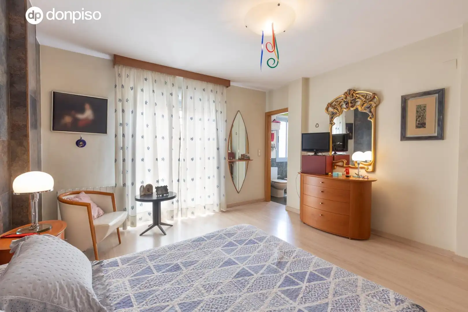 Habitación de Casa adosada en venta en Granada con Aire acondicionado, Calefacción y Balcón