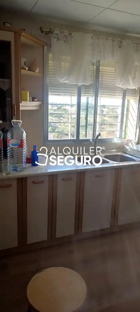 Cocina de Casa o chalet de alquiler en Lillo con Calefacción, Terraza y Trastero