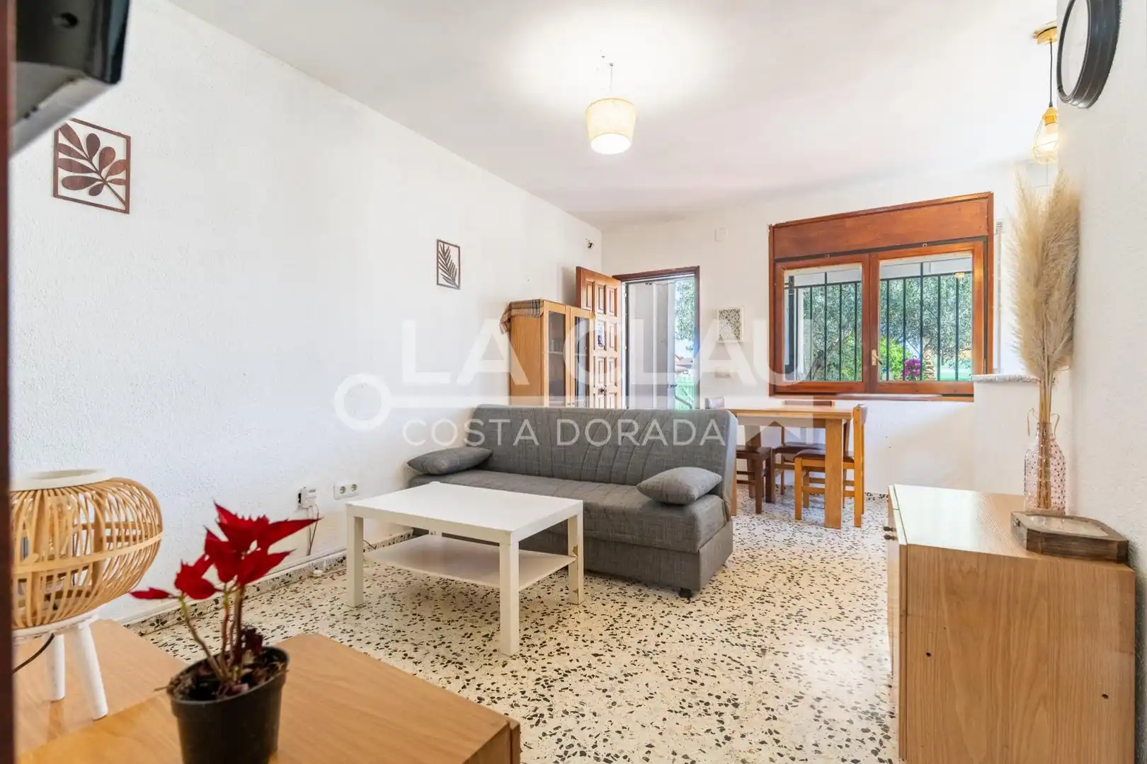 Sala d'estar de Casa o xalet en venda en El Vendrell amb Calefacció, Jardí privat i Terrassa