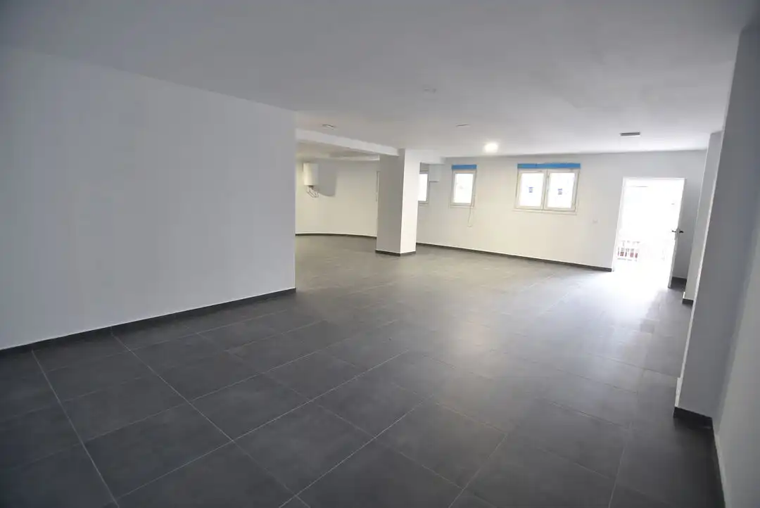 Local comercial en alquiler en Urazandi Kalea, imagen 2