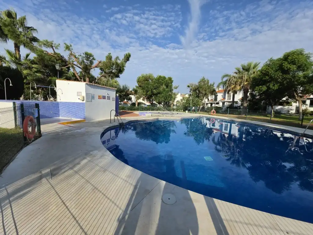 Adosado con piscina en venta en Caleta de Vélez, imagen 4