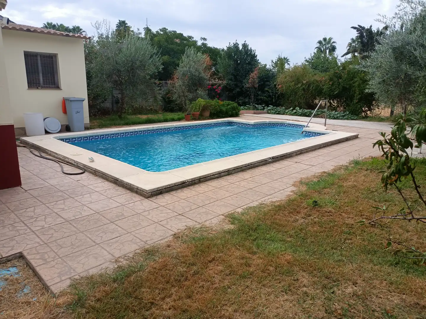 Piscina de Casa o xalet en venda en Poniente-Norte - Miralbaida - Parque Azahara