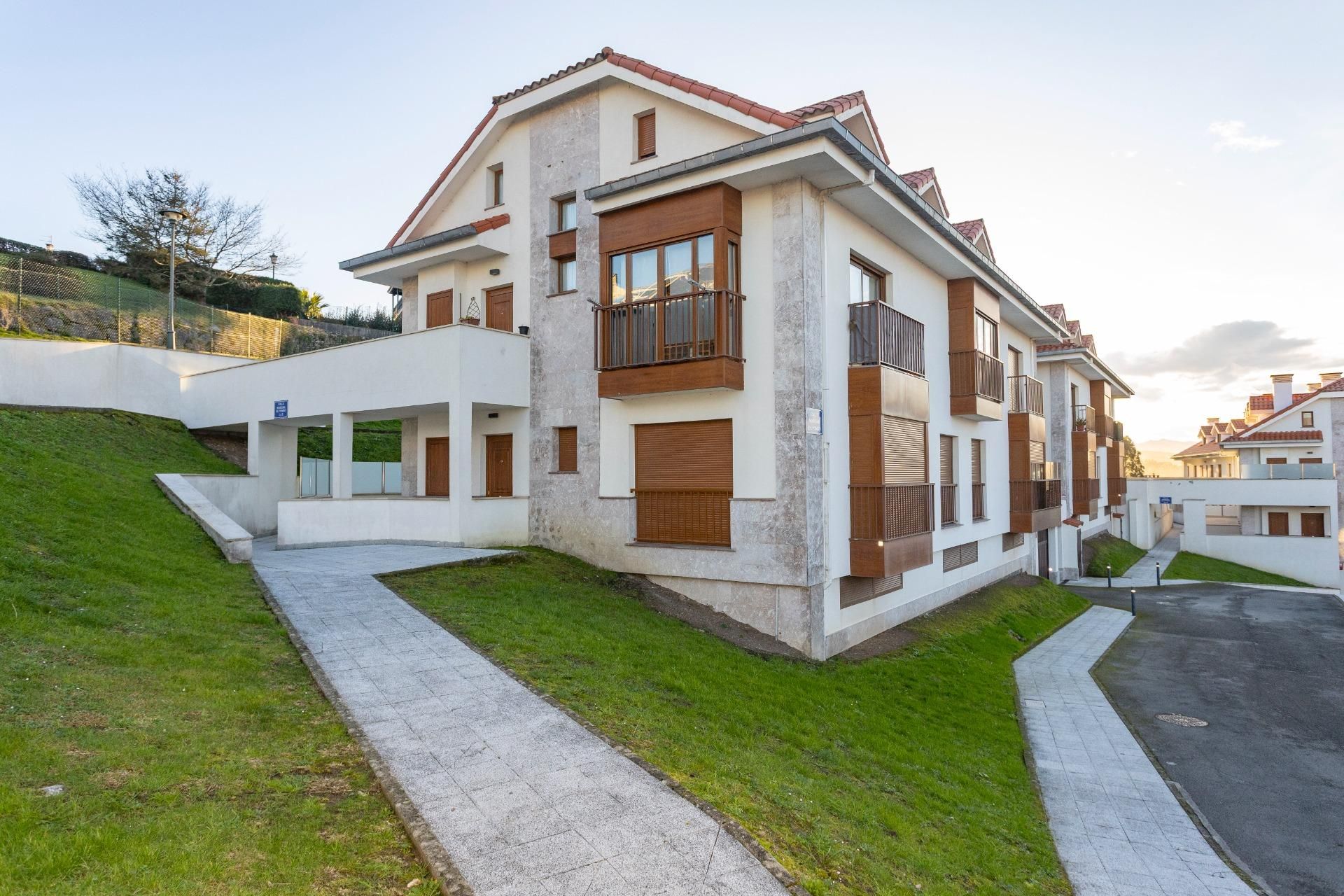 Exterior view of Duplex for sale in San Vicente de la Barquera