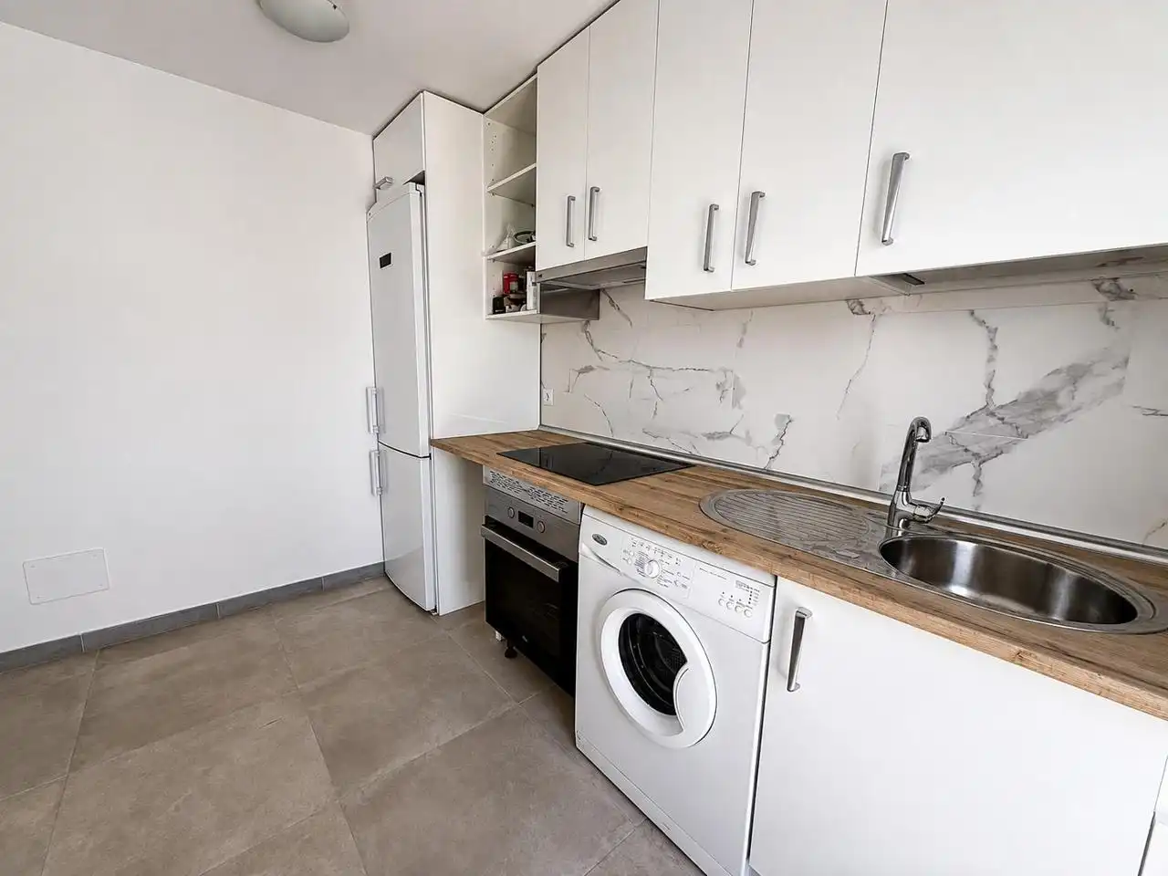 Cocina de Planta baja para compartir en Madrid con Aire acondicionado y Amueblado
