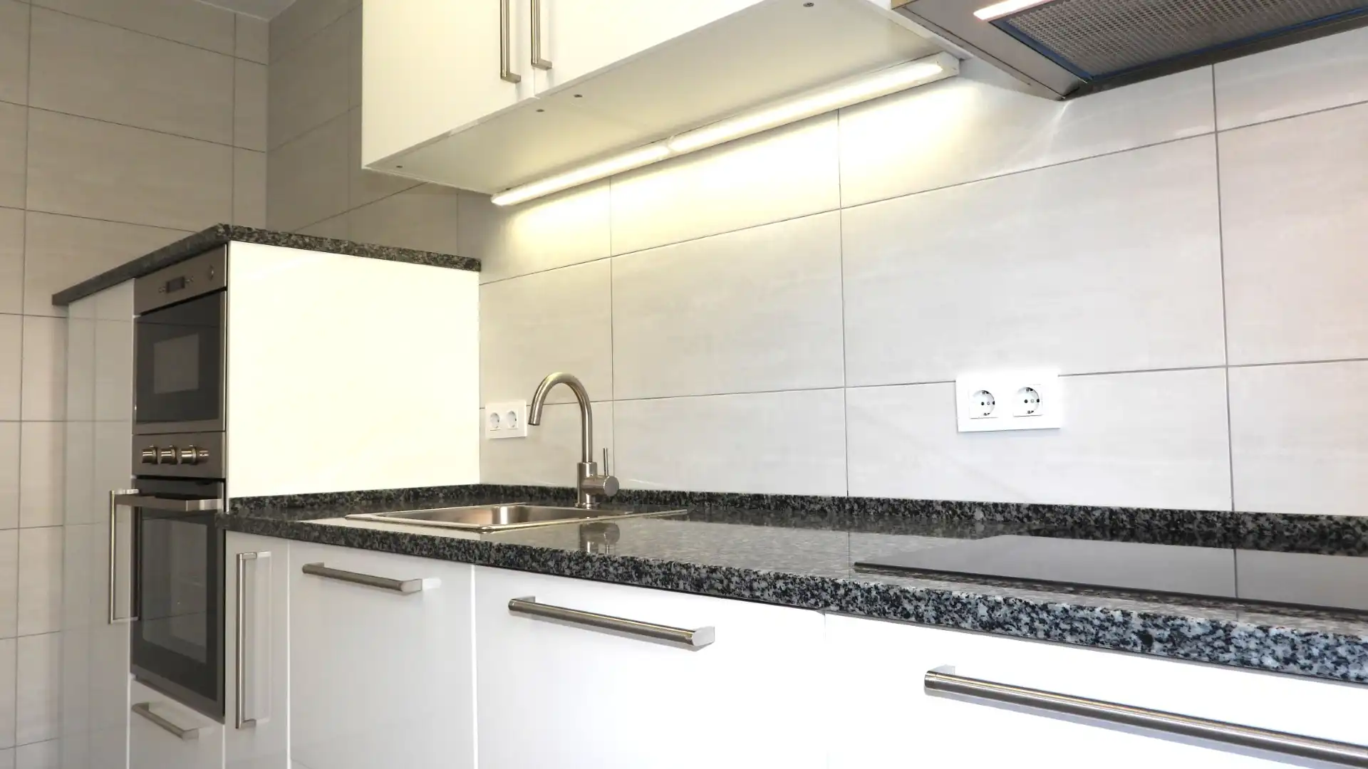 Kitchen of Flat for sale in La Manga del Mar Menor  with Air Conditioner, Heating and Terrace