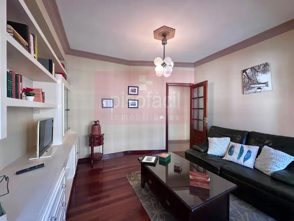 Sala d'estar de Apartament en venda en Lugo
