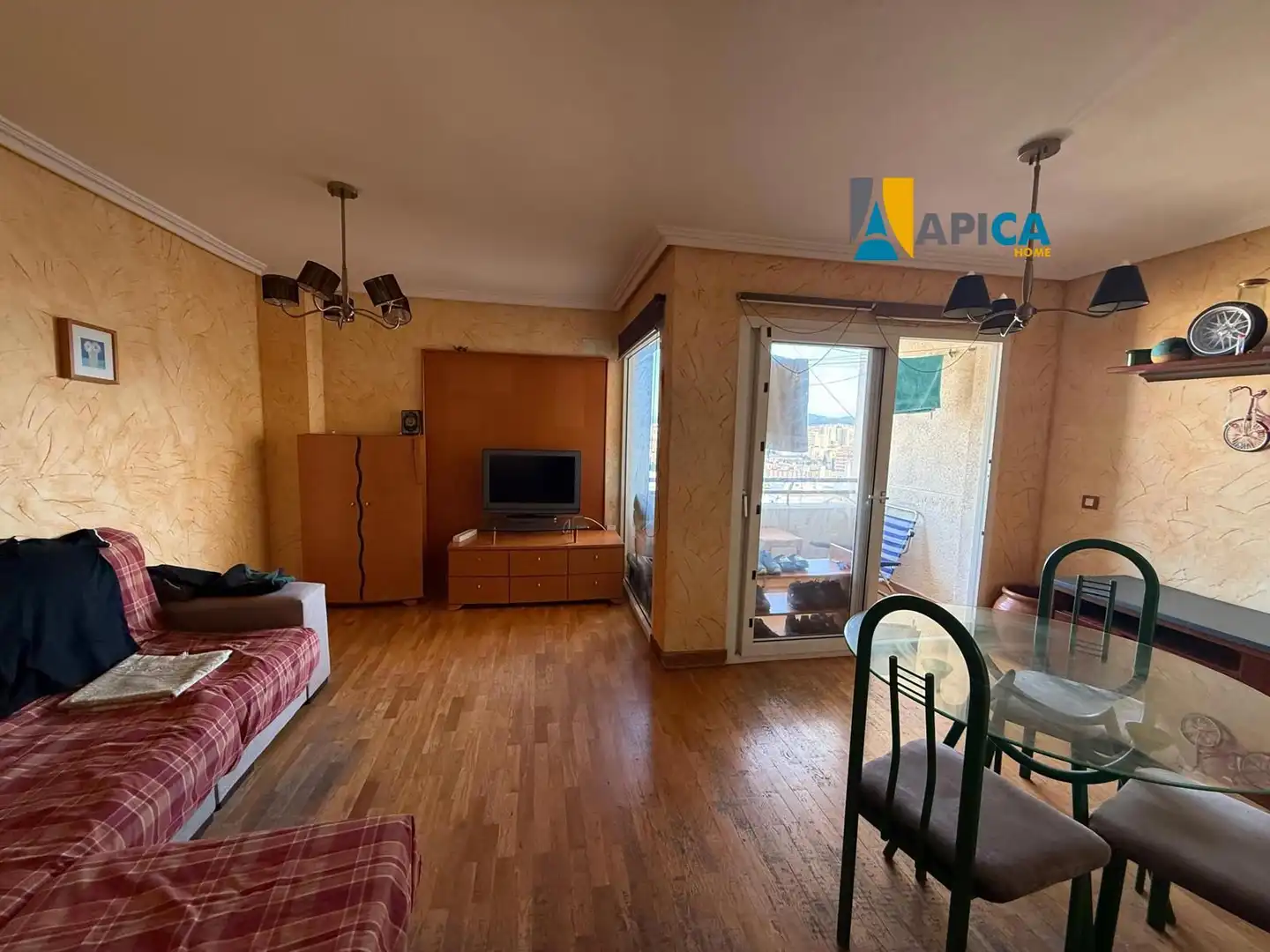 Wohnzimmer von Dachboden zum Verkauf in Algeciras mit Klimaanlage und Heizung
