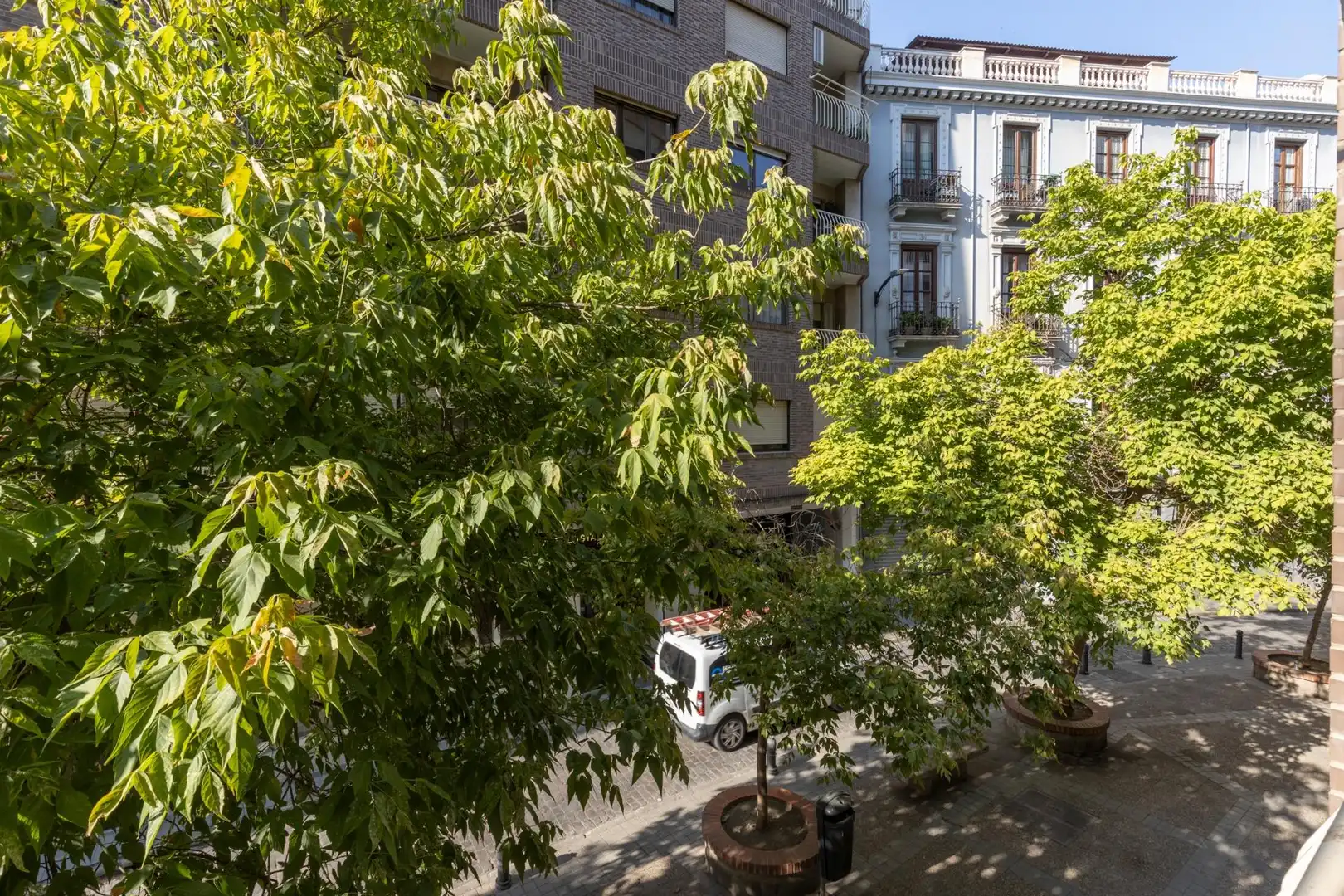 Außenansicht von Wohnung zum Verkauf in Granada mit Heizung, Terrasse und Balkon