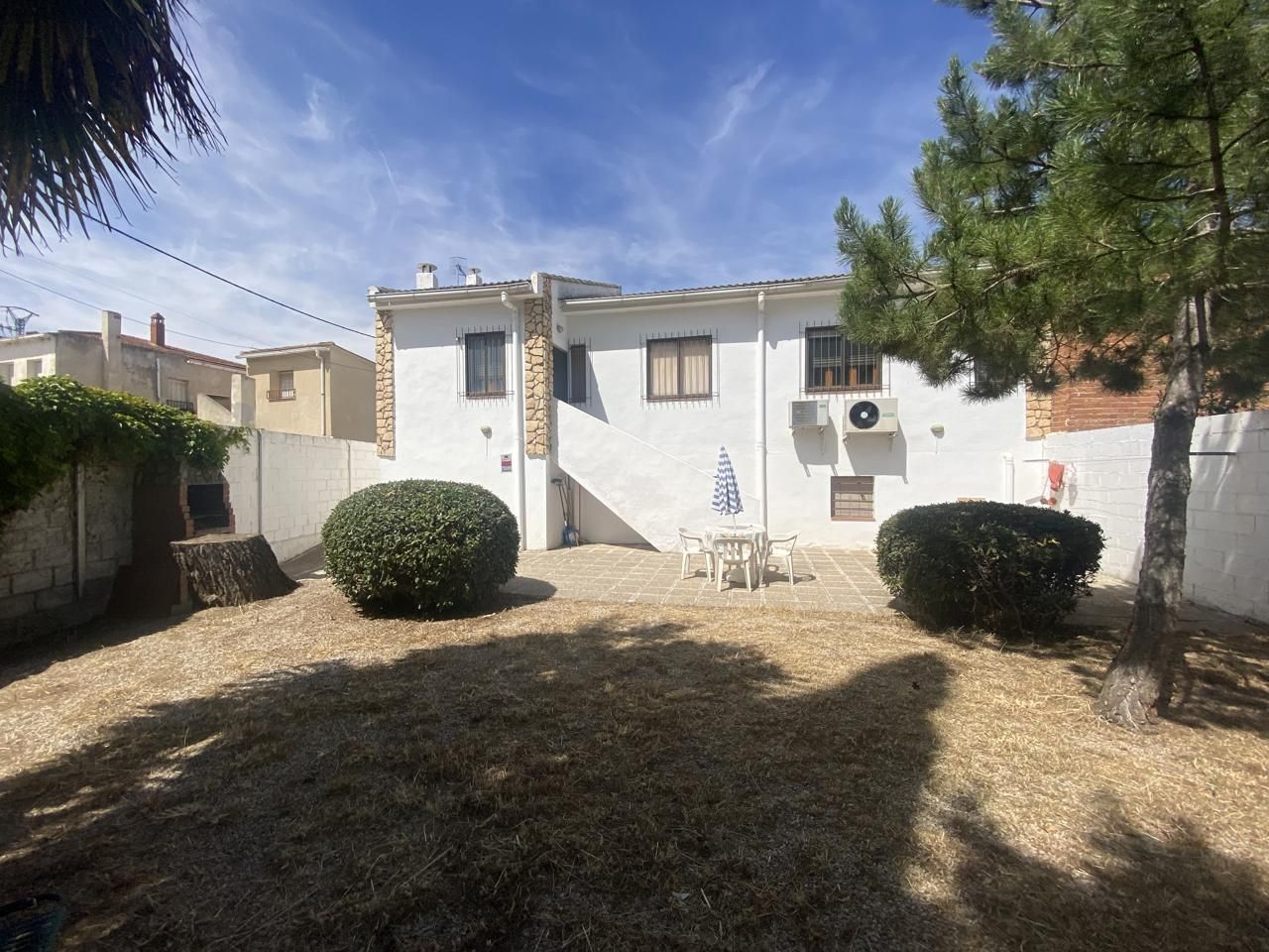Vista exterior de Casa o xalet en venda en Campos del Paraíso amb Aire condicionat, Calefacció i Jardí privat