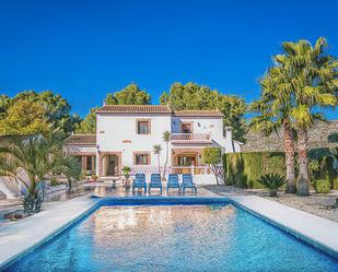 Vista exterior de Casa o xalet en venda en Teulada amb Aire condicionat, Terrassa i Piscina