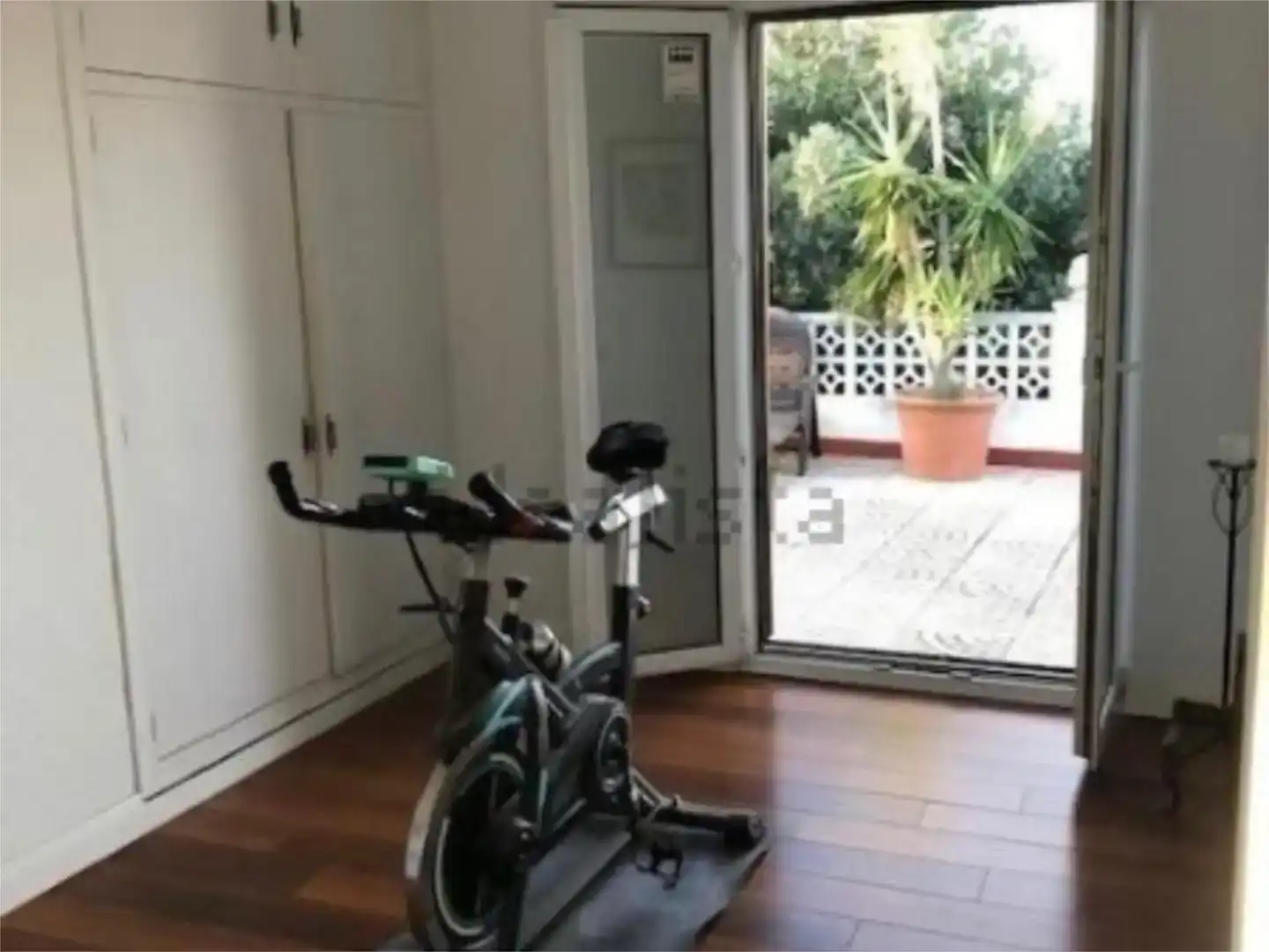 Vista exterior de Piso en venta en Elche / Elx con Aire acondicionado, Piscina y Balcón