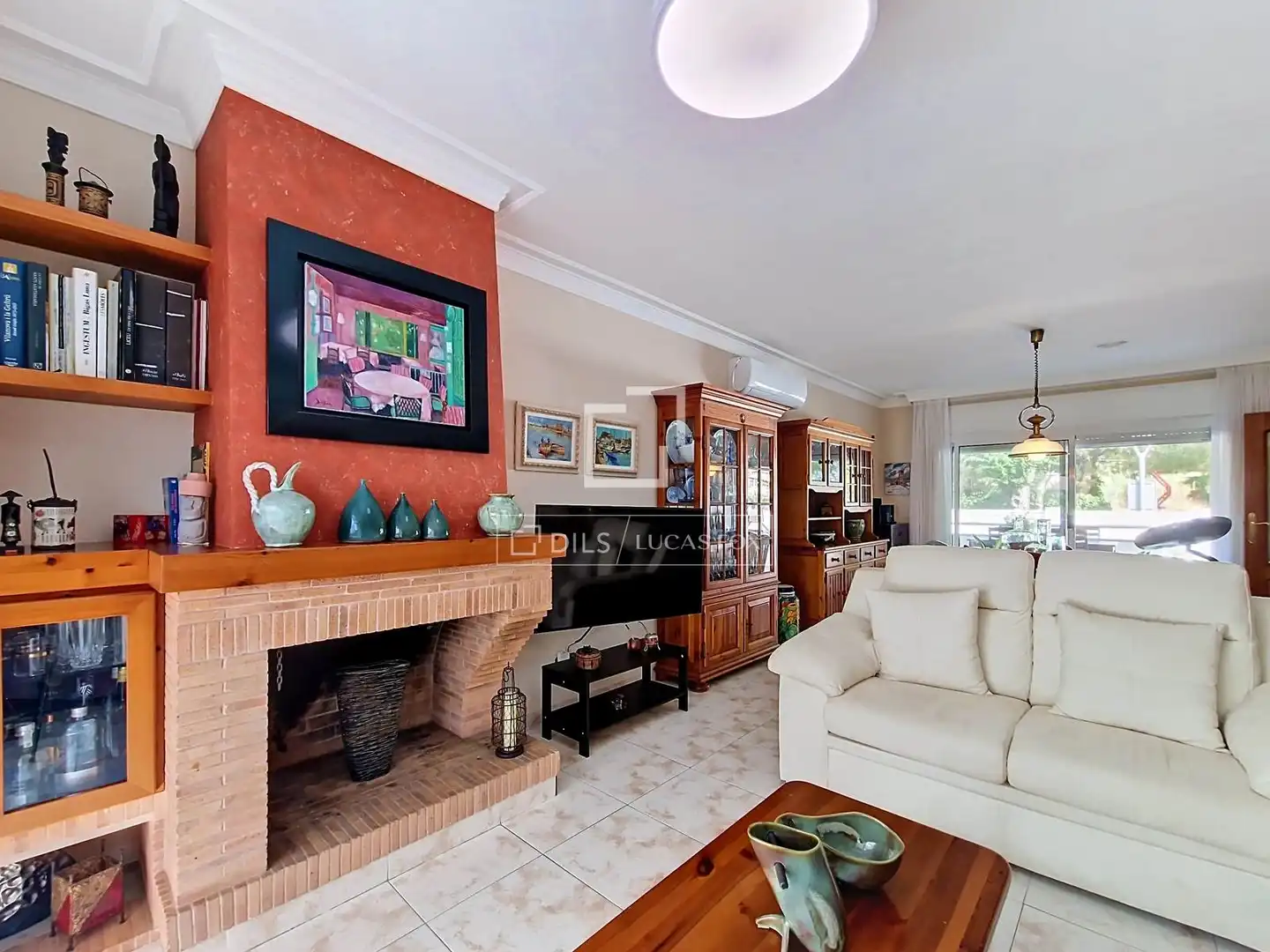 Living room of Houses for sale in Vilanova i la Geltrú  with Air Conditioner, Heating and Private garden