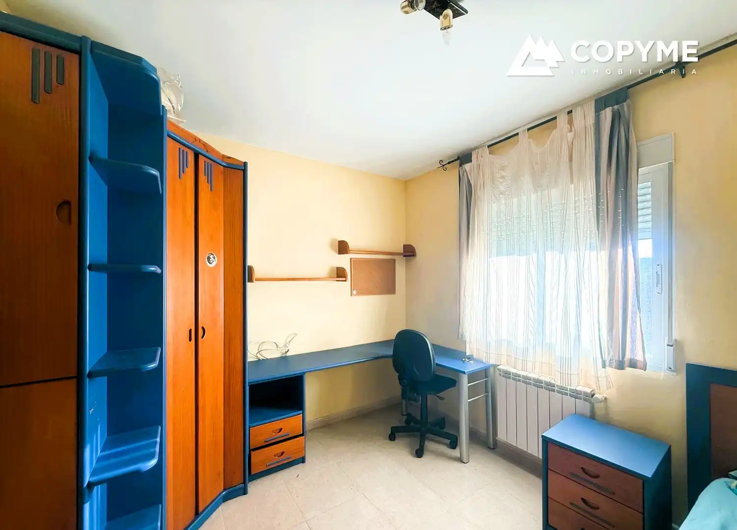 Habitación de Casa adosada en venta en Santa Olalla con Aire acondicionado, Calefacción y Jardín privado