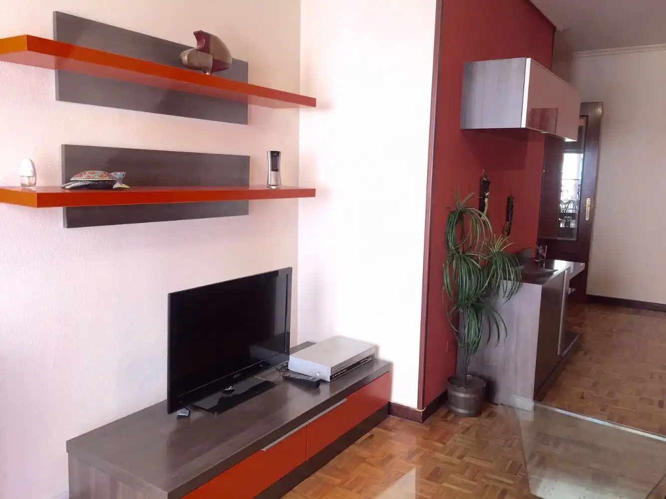 Sala de estar de Piso en venta en Benavente con Calefacción, Terraza y Amueblado