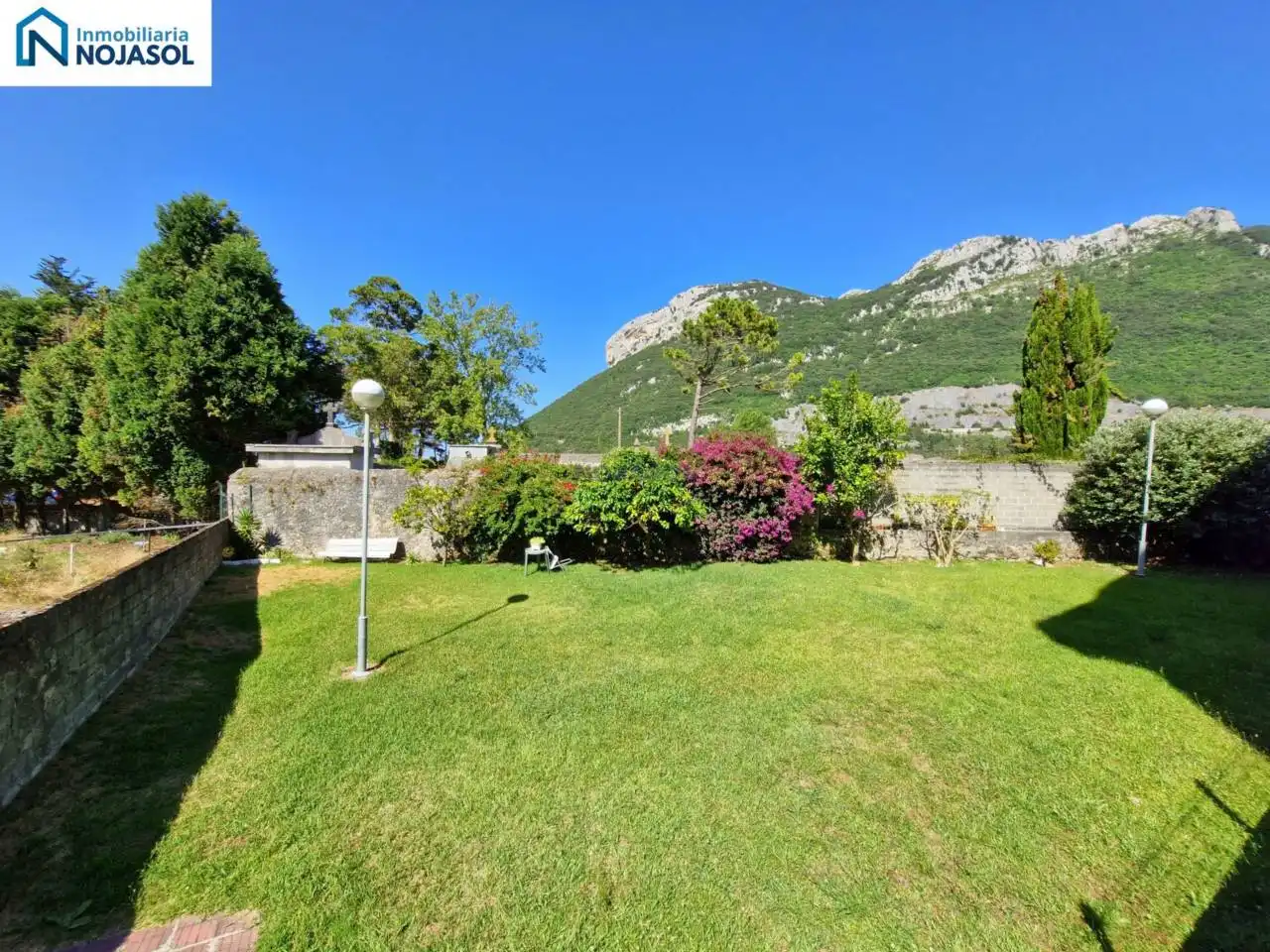 Jardí de Apartament en venda en Castro-Urdiales amb Calefacció, Traster i Moblat