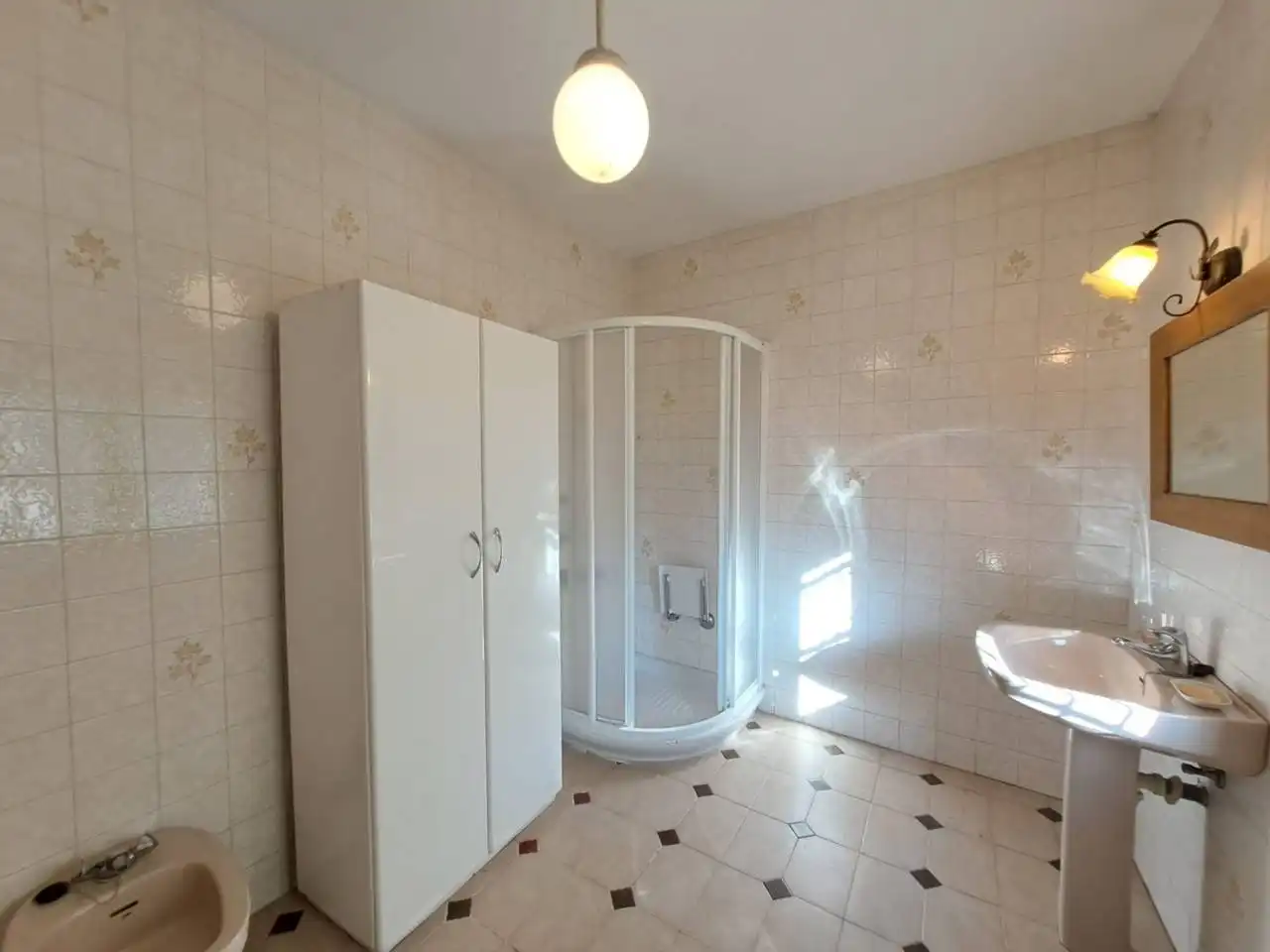 Bany de Casa o xalet en venda en Hontanas amb Calefacció, Jardí privat i Terrassa