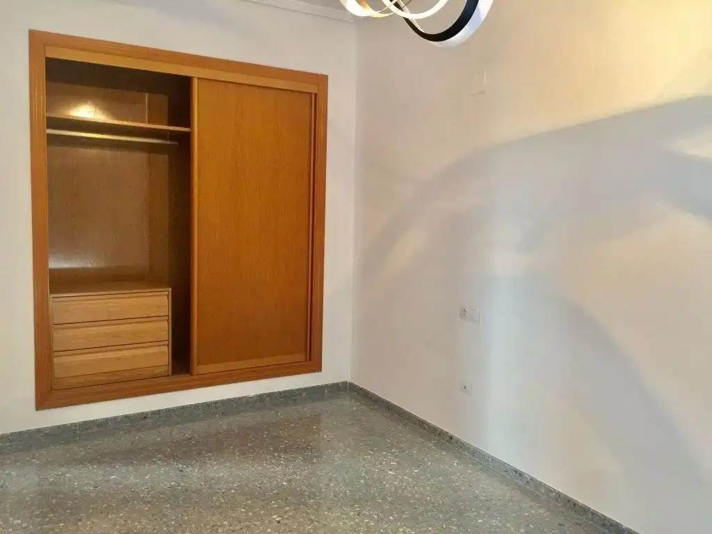 Dormitori de Pis en venda en Elche / Elx amb Aire condicionat, Calefacció i Terrassa