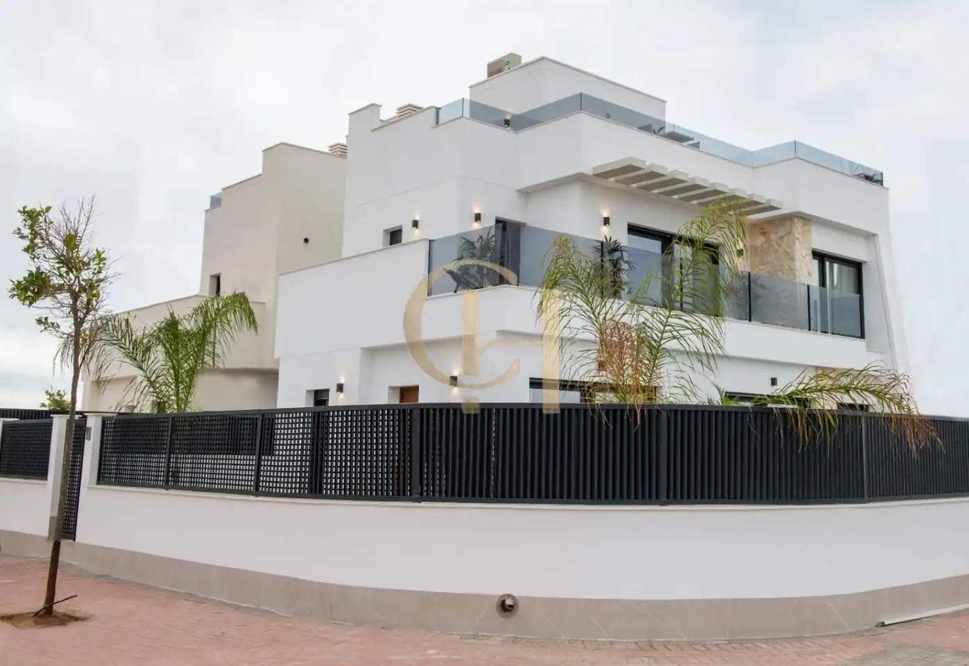 Vista exterior de Casa o chalet en venta en Los Alcázares con Calefacción, Terraza y Piscina
