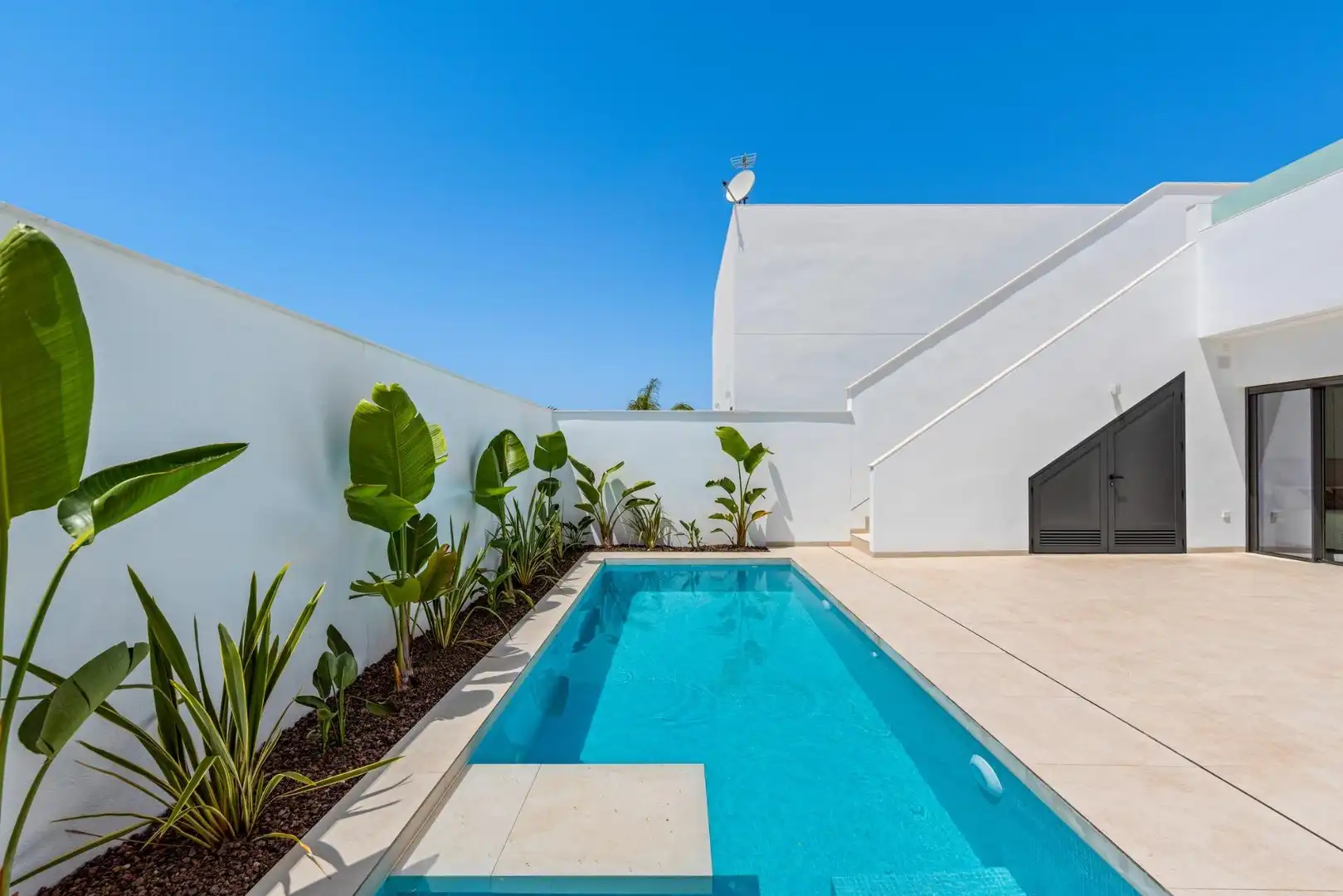 Villa con piscina in vendita a Las Lomas de Rame - Bahía Bella, imagen 2