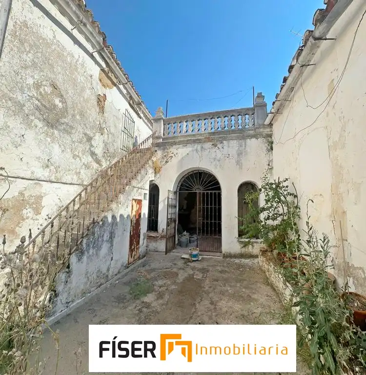 Casa o chalet en venta en Medina de las Torres con Jardín privado
