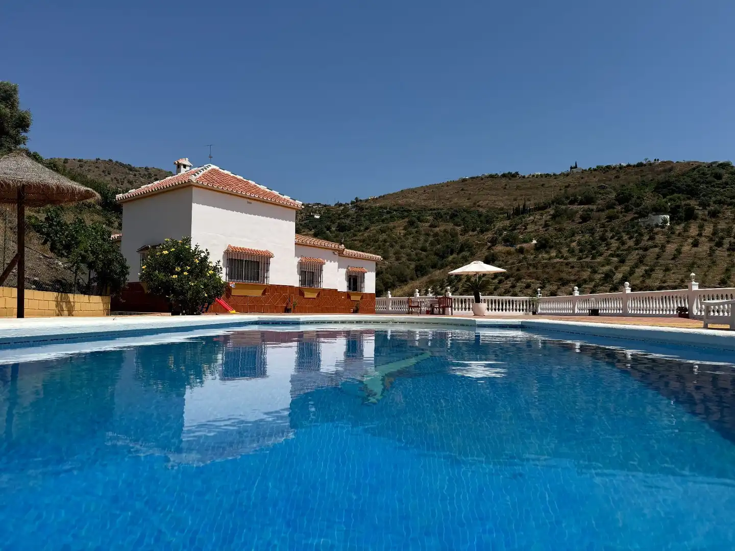 House with pool for sale in COMPETA