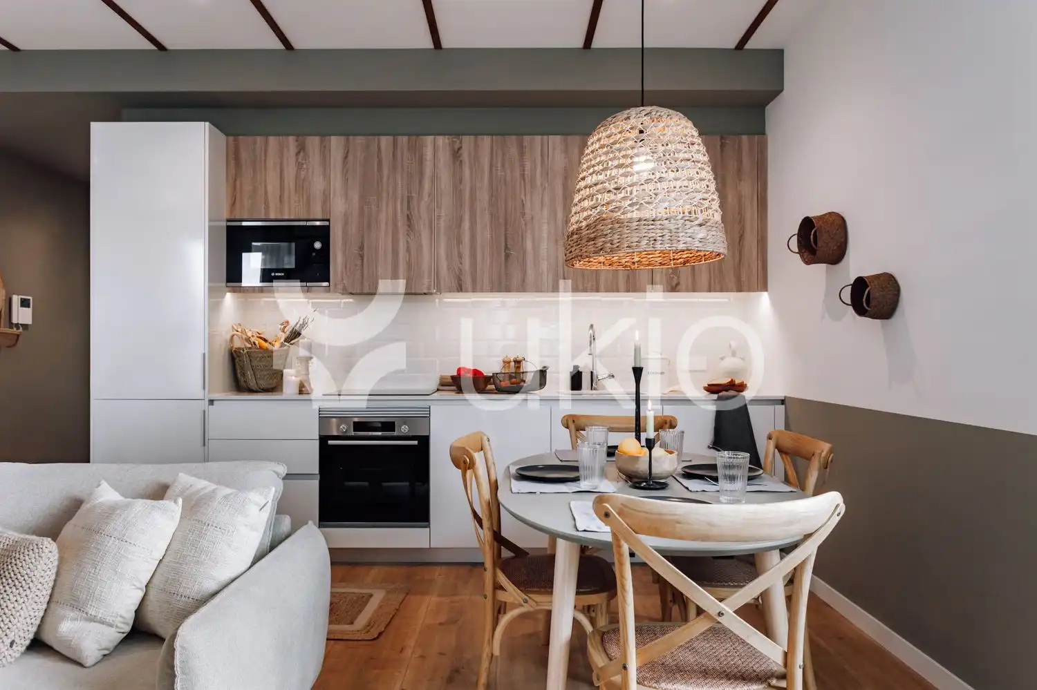 Cuina de Apartament de lloguer en Barcelona amb Aire condicionat, Moblat i Forn
