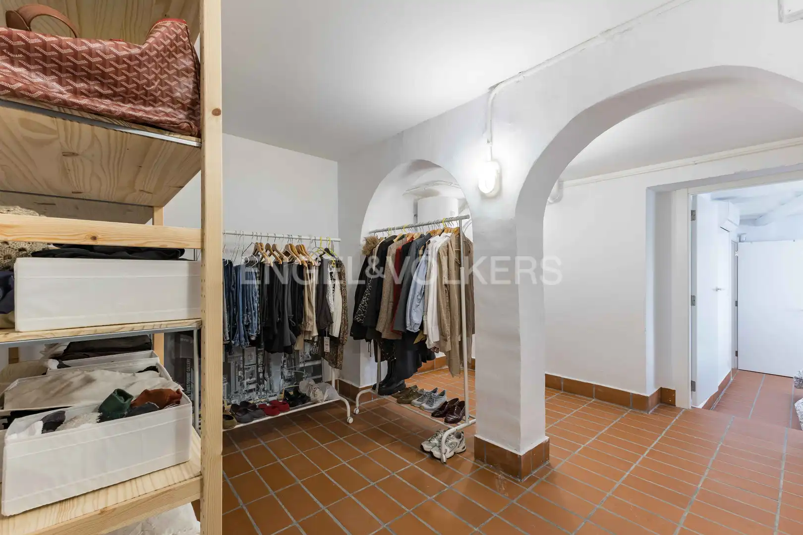 Wohnung zum Verkauf in Barcelona mit Klimaanlage, Heizung und Abstellraum