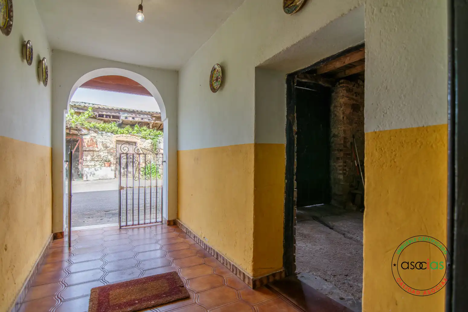 Casa o chalet en venta en Las Regueras   con Calefacción y Jardín privado
