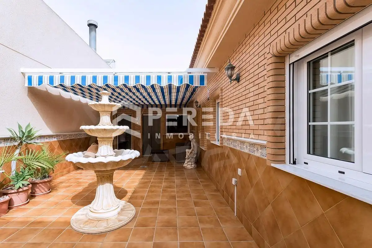 Terraza de Casa adosada en venta en Roquetas de Mar con Aire acondicionado, Jardín privado y Terraza