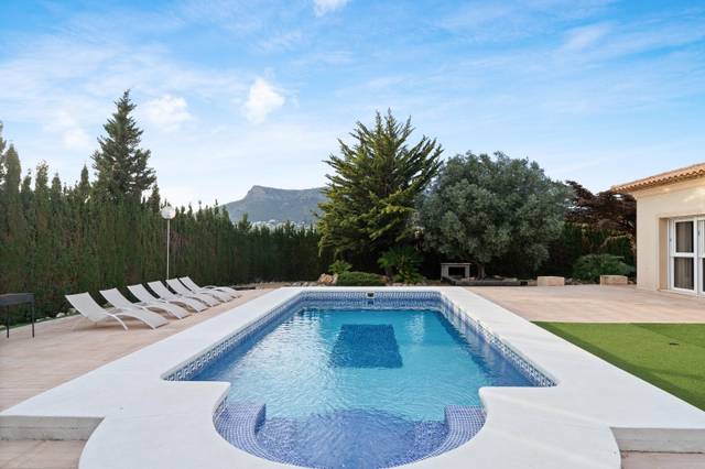 Casa-chalet en Alquiler en  Partida Pla Roig en Benicolada - Las Adelfas