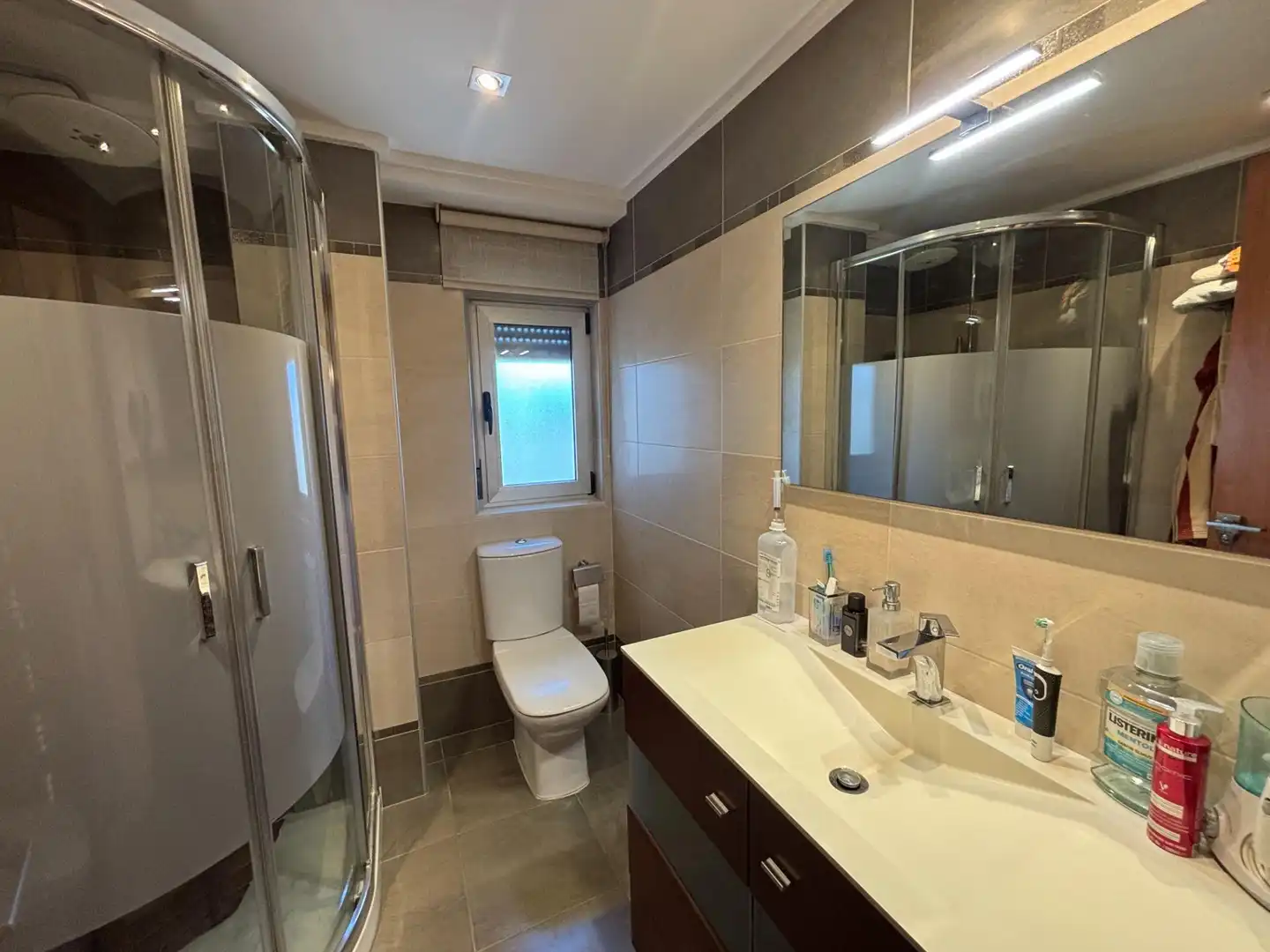 Badezimmer von Wohnung zum Verkauf in Alicante / Alacant mit Klimaanlage, Heizung und Gemeinschaftspool