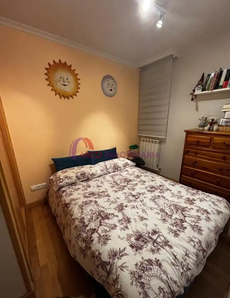 Schlafzimmer von Wohnung zum Verkauf in Burgos mit Heizung, Abstellraum und Möbliert