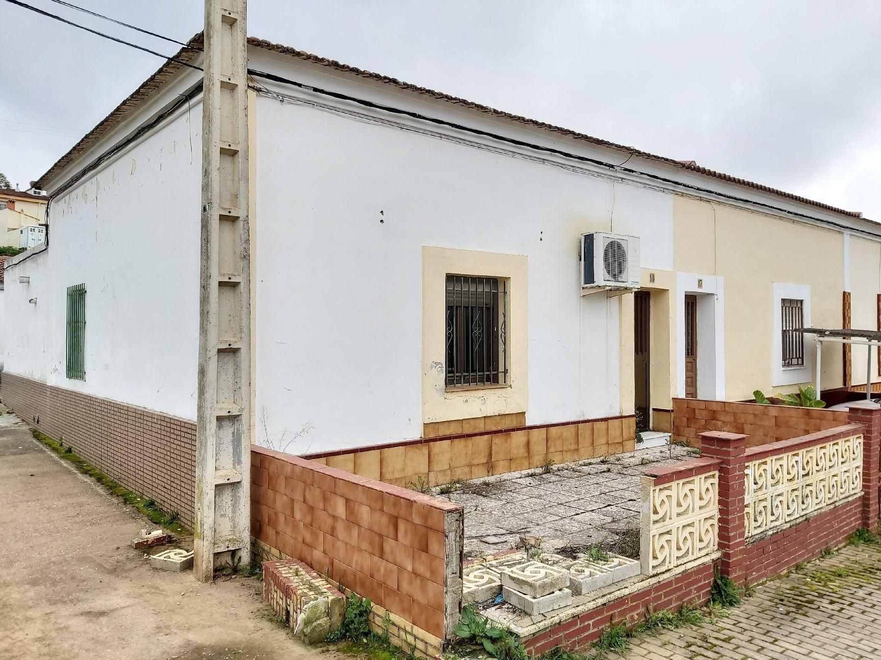 Vista exterior de Casa o chalet en venta en La Zarza - Perrunal con Jardín privado