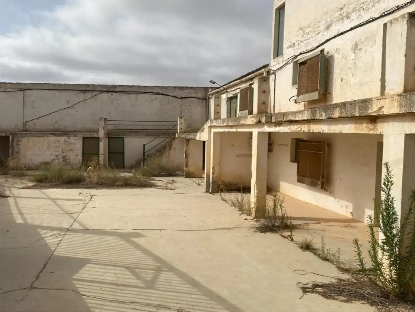Exterior view of Industrial buildings for sale in Iniesta