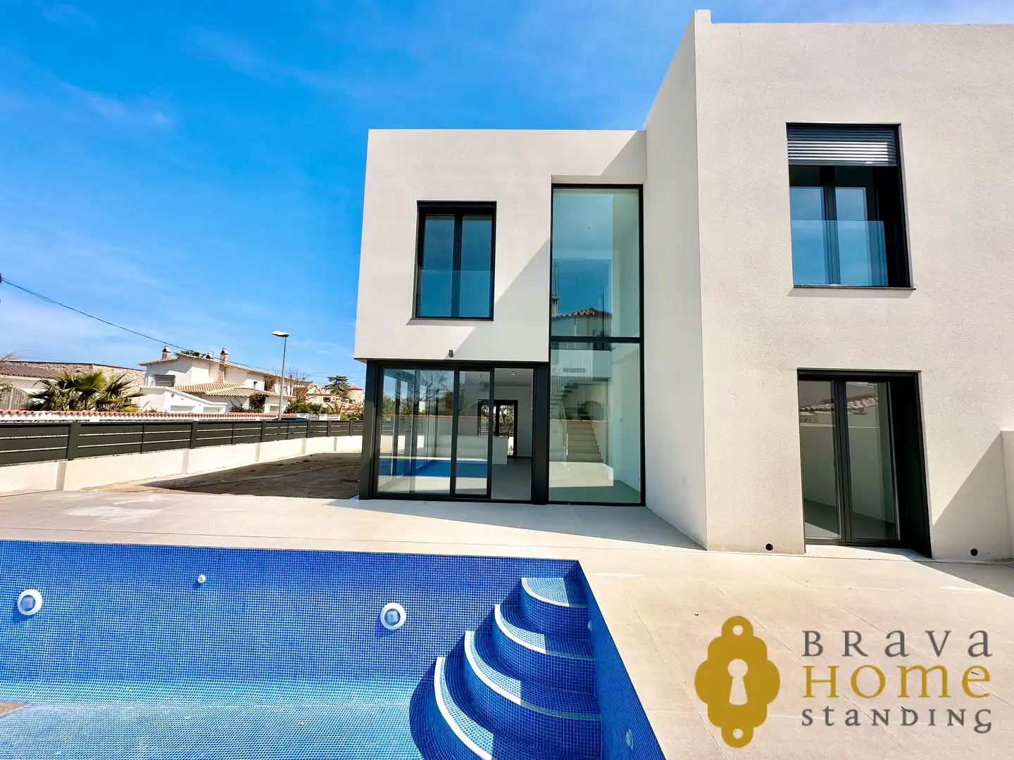 Exterior view of Houses for sale in Empuriabrava  with Air Conditioner, Heating and Private garden