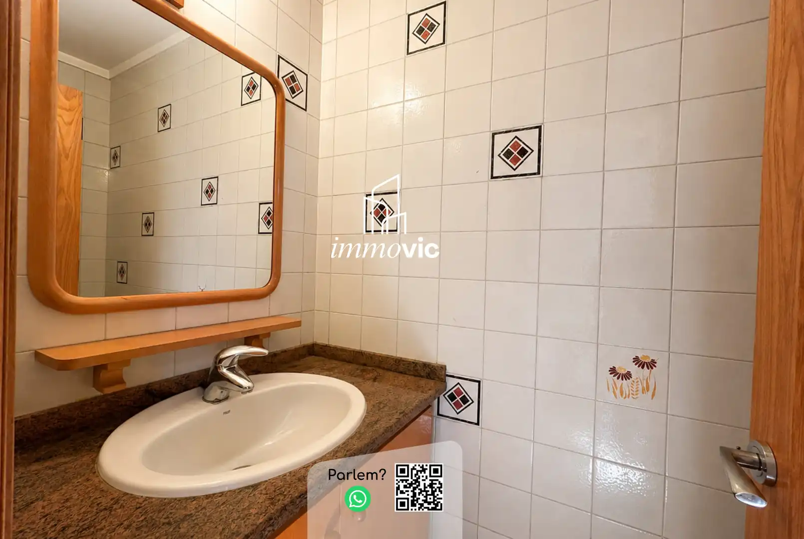 Bathroom of Detached homes for sale in Olot  with Heating, Private garden and Parquet flooring