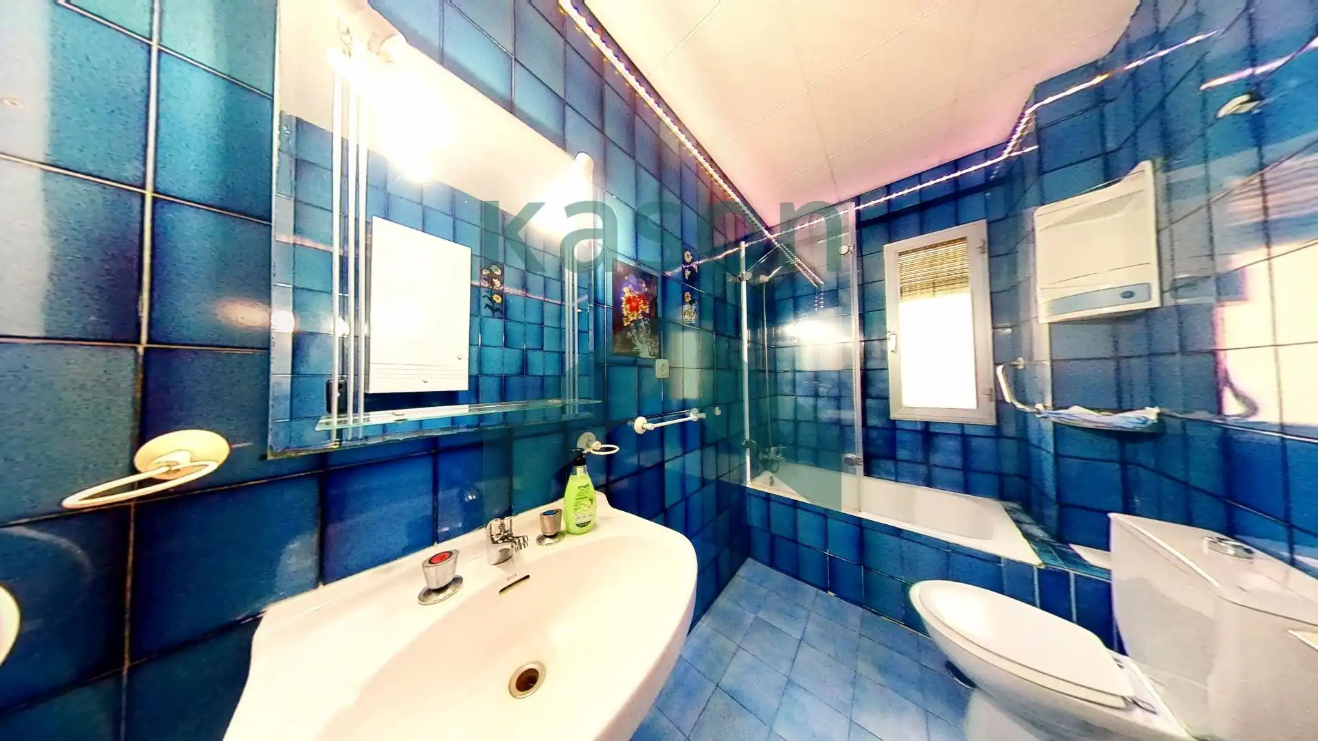Baño de Piso en venta en Madrid con Calefacción, Terraza y Trastero