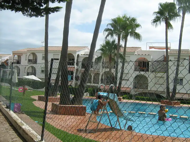 Piscina de Apartament en venda en Peñíscola / Peníscola amb Calefacció, Terrassa i Moblat