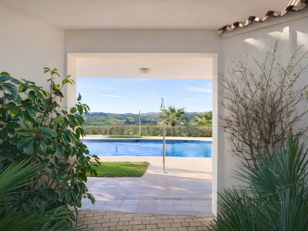 Schwimmbecken von Wohnung zum Verkauf in Mijas mit Klimaanlage, Heizung und Privatgarten