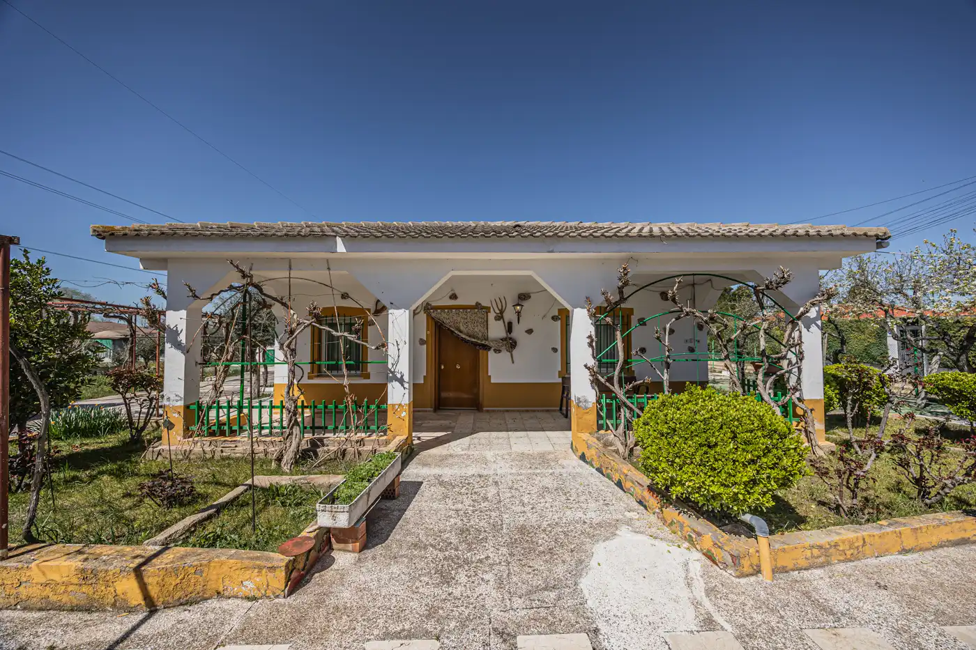 Vista exterior de Casa o xalet en venda en Estremera amb Calefacció, Jardí privat i Piscina