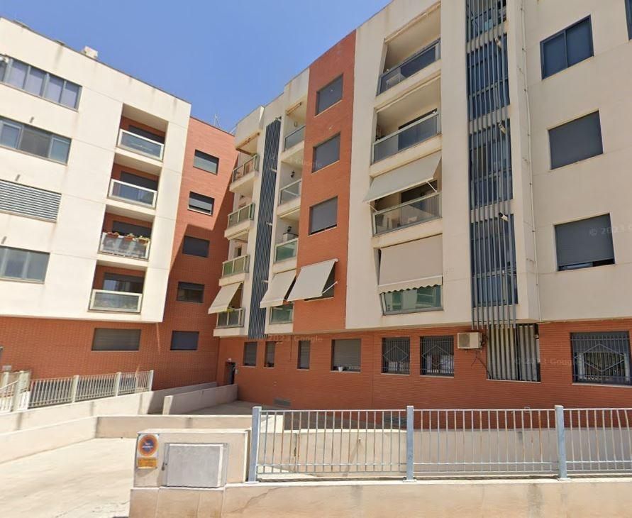 Vista exterior de Pis en venda en Almansa amb Calefacció i Balcó