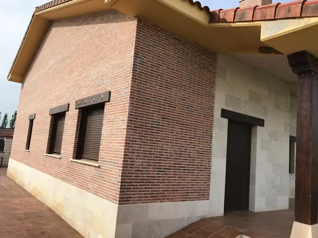 Vista exterior de Casa o chalet en venta en Grijota