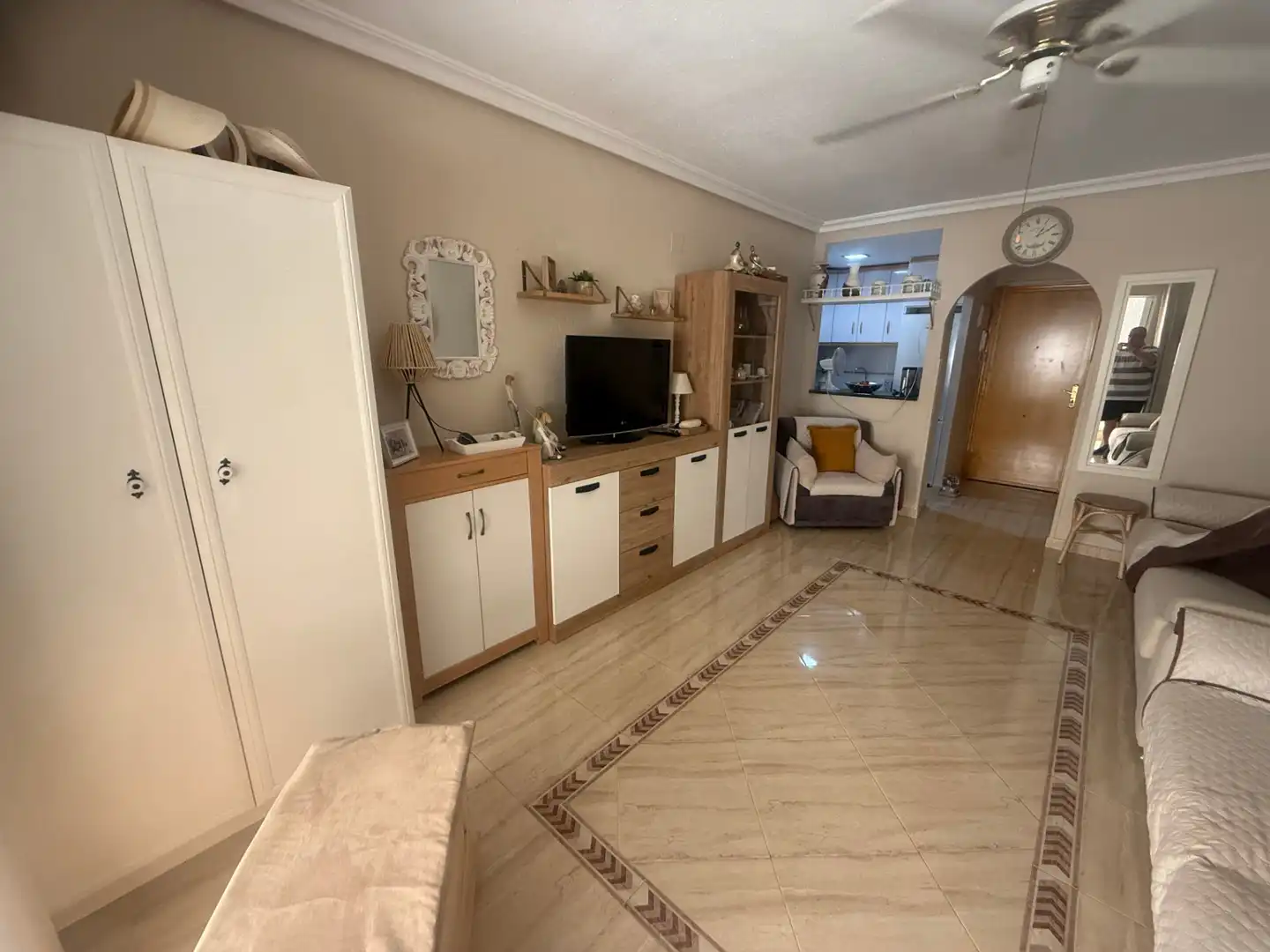 Sala d'estar de Estudi en venda en Torrevieja amb Aire condicionat, Moblat i Forn