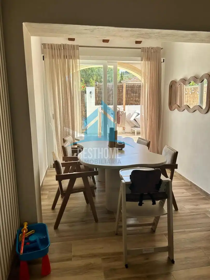 Menjador de Casa adosada en venda en Moraira amb Aire condicionat, Jardí privat i Terrassa