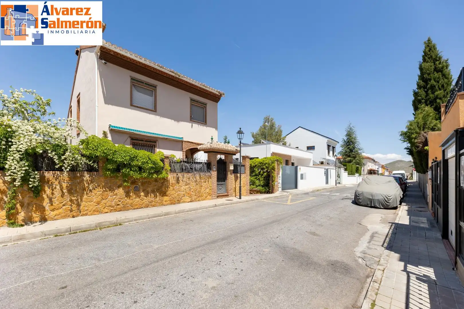 Vista exterior de Casa o chalet en venta en Monachil con Aire acondicionado, Calefacción y Jardín privado